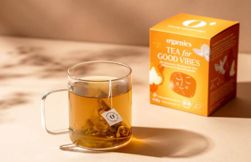 Ogaenics-PDP_Moodbilder_Tea-for-good-vibes-bio-kraeutertee-ashwagandha-tulsi-entspannung (2) Ogaenics-PDP_Moodbilder_Tea-for-good-vibes-bio-kraeutertee-ashwagandha-tulsi-entspannung (2)