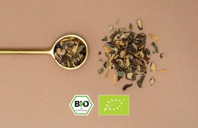 Ogaenics-PDP_Moodbilder_Tea-for-good-vibes-bio-kraeutertee-ashwagandha-tulsi-entspannung (3) Ogaenics-PDP_Moodbilder_Tea-for-good-vibes-bio-kraeutertee-ashwagandha-tulsi-entspannung (3)