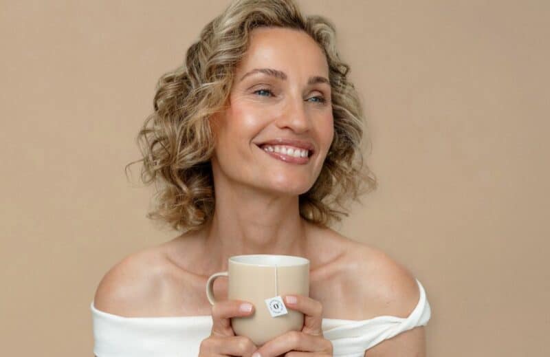 Ogaenics-PDP_Moodbilder_Tea-for-good-vibes-bio-kraeutertee-ashwagandha-tulsi-entspannung (5) Ogaenics-PDP_Moodbilder_Tea-for-good-vibes-bio-kraeutertee-ashwagandha-tulsi-entspannung (5)